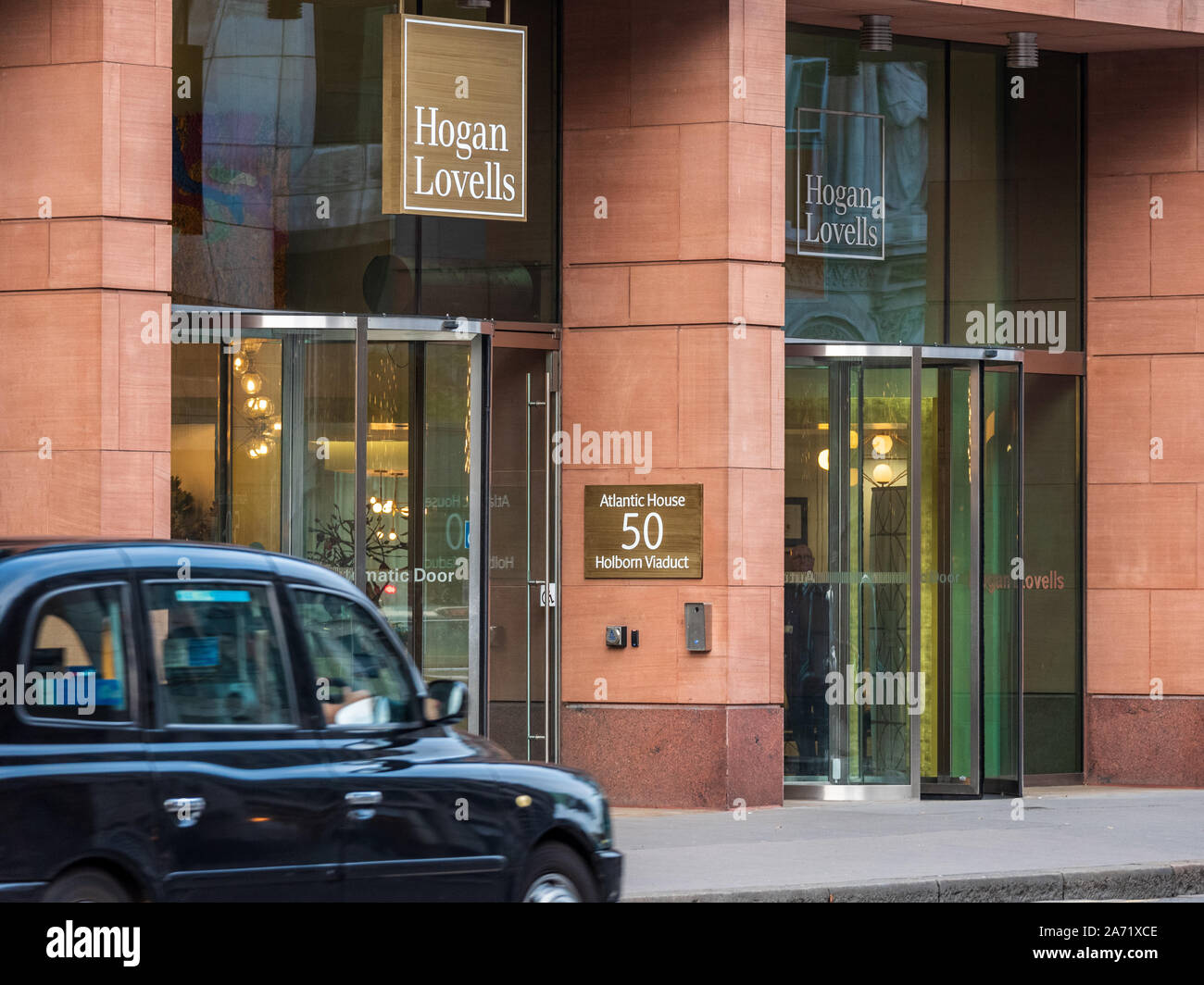 Hogan Lovells uffici di Londra a Atlantic House, HOLBORN VIADUCT, Londoin. Un American-British Law firm co-con sede a Londra e a Washington DC. Foto Stock