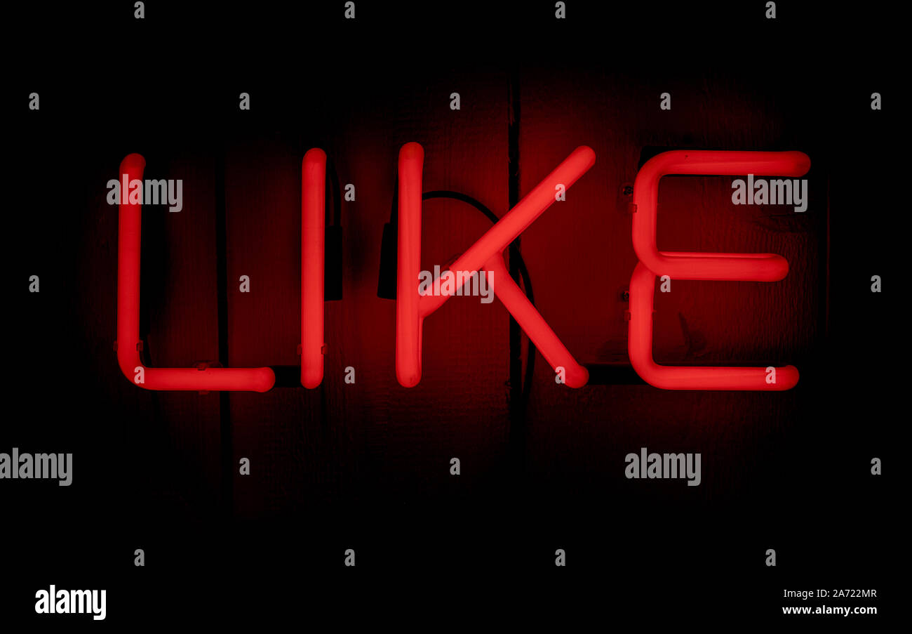Neon lettering immagini e fotografie stock ad alta risoluzione - Alamy