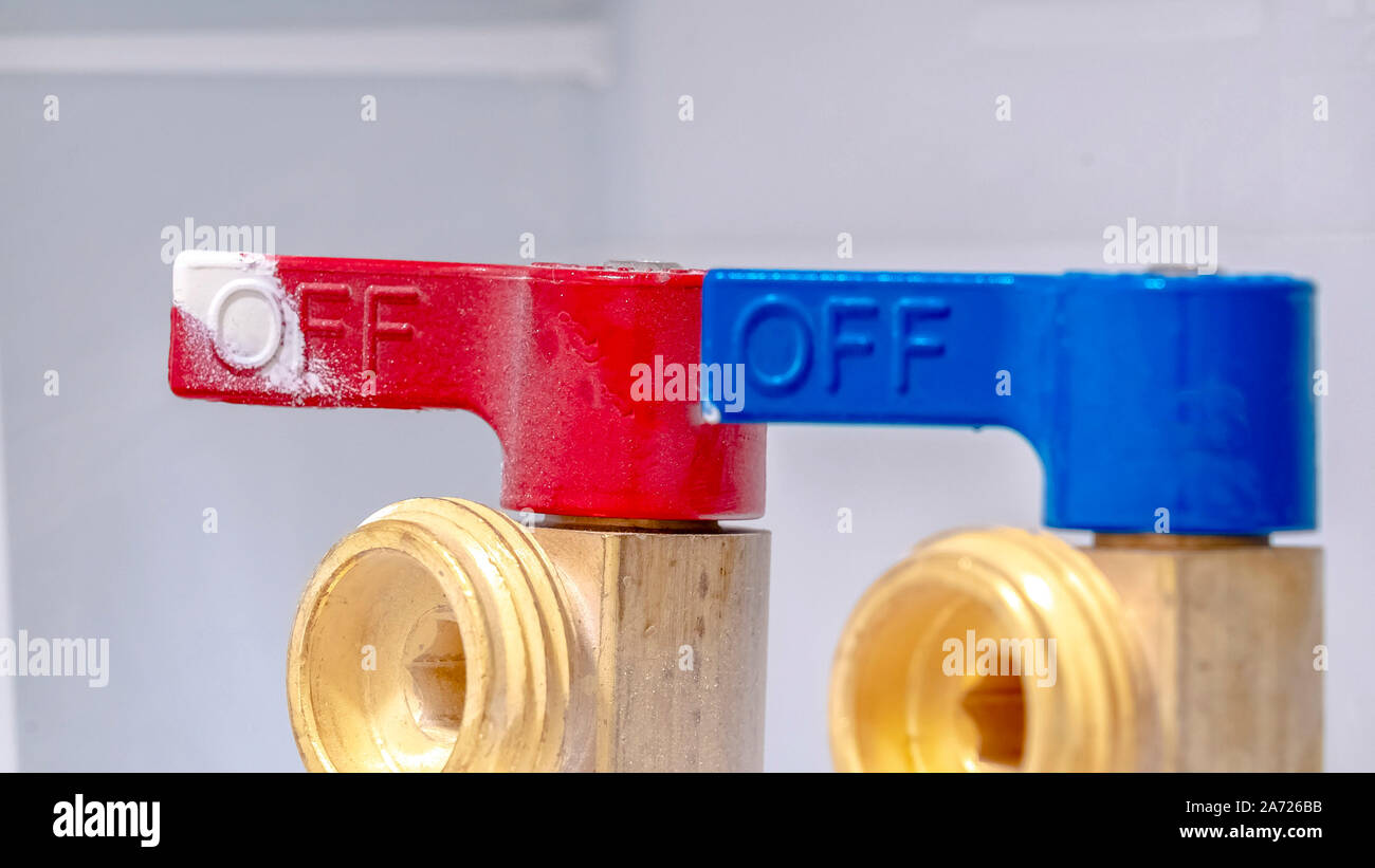 Telaio Panorama immissioni di acqua calda e fredda per una macchina di lavaggio Foto Stock