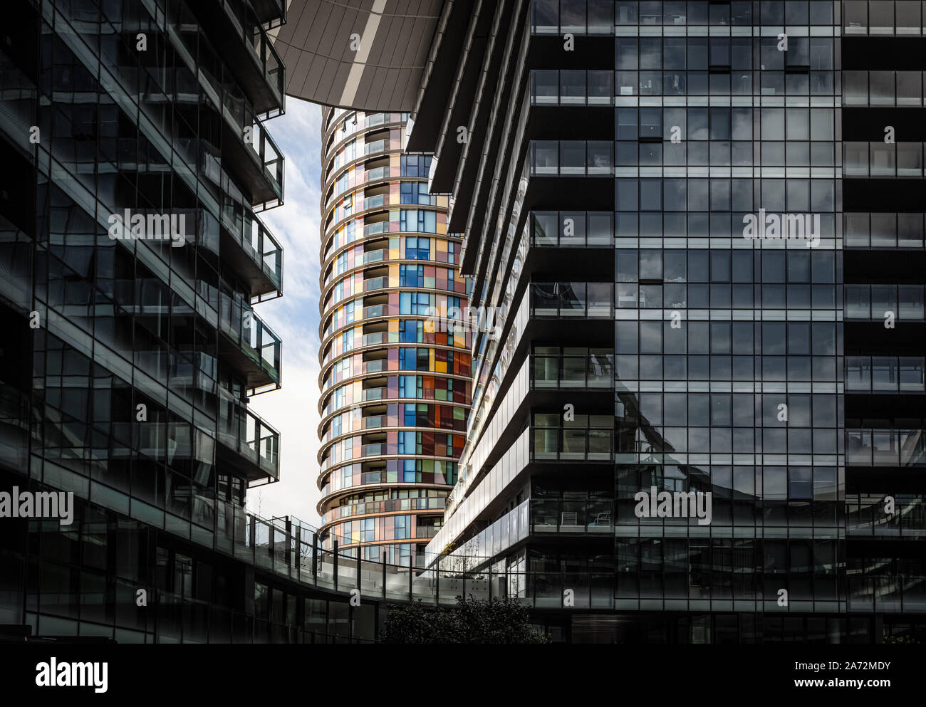 La corona del gruppo di sviluppo di Infinity in Piazza Verdi, Sydney Foto Stock