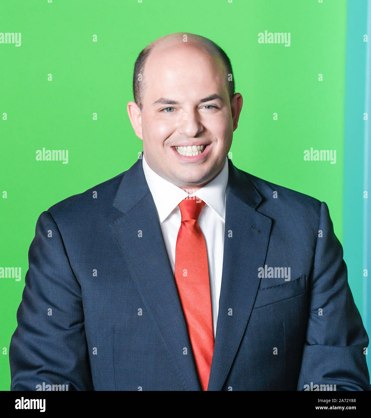 New York, Stati Uniti. 28 ott 2019. Brian Stelter assiste premiere mondiale di Apple TV 'lo show del mattino' presso il Lincoln Center David Geffen Hall (foto di Lev Radin/Pacific Stampa) Credito: Pacific Press Agency/Alamy Live News Foto Stock