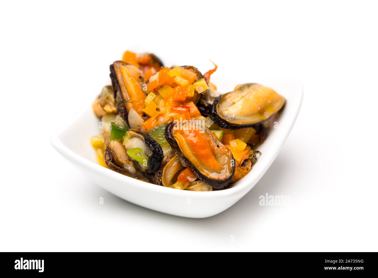 Insalata di cozze in una ciotola bianco Foto Stock