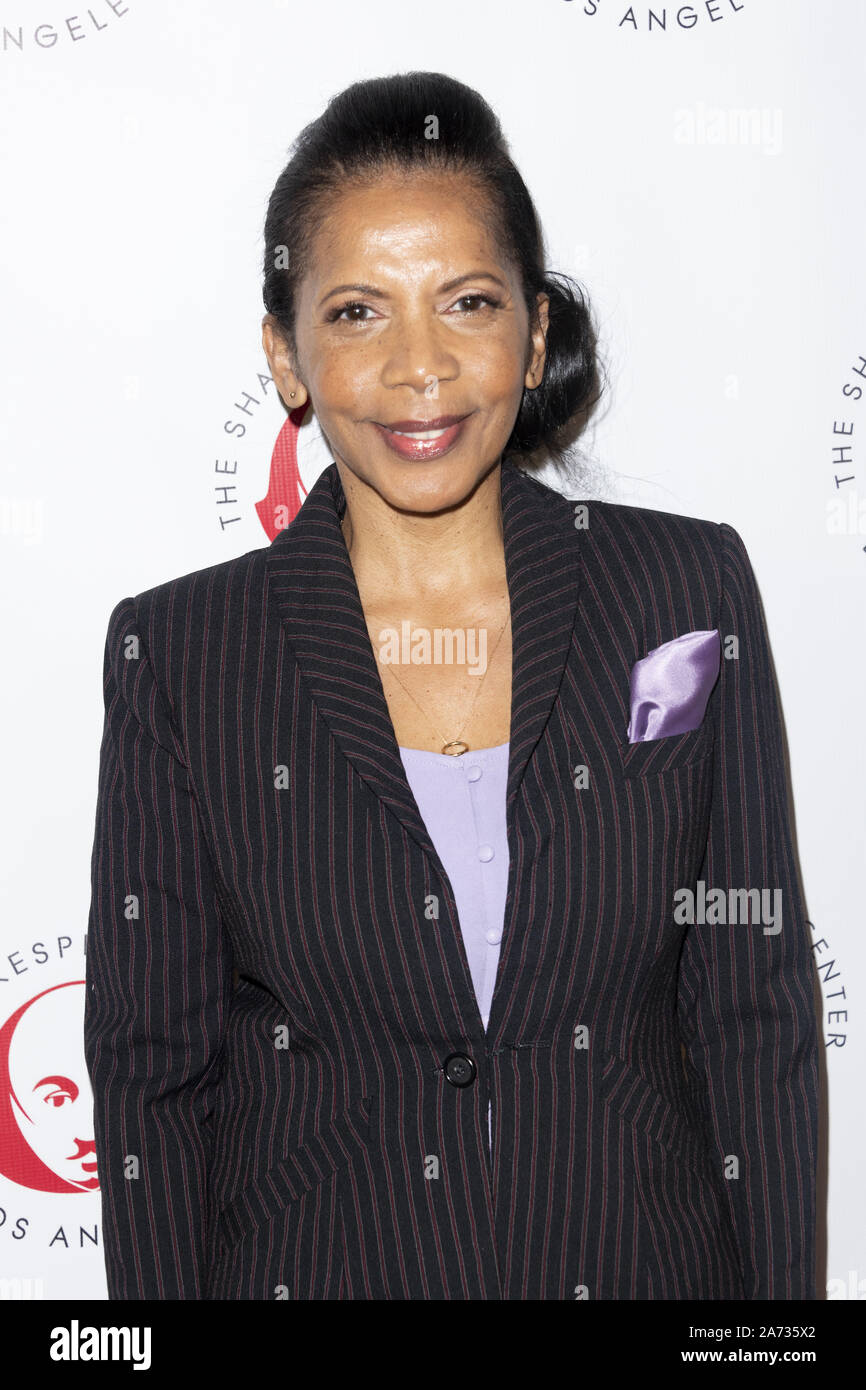 Ottobre 28, 2019, Los Angeles, California, Stati Uniti d'America: PENNY JOHNSON JERALD assiste semplicemente Shakespeare: Il Mercante di Venezia, un beneficio in scena la lettura per supportare il Shakespeare Center di Los Angeles presso il Walt Disney Concert Hall di Los Angeles, California. (Credito Immagine: © Charlie Steffens/ZUMA filo) Foto Stock