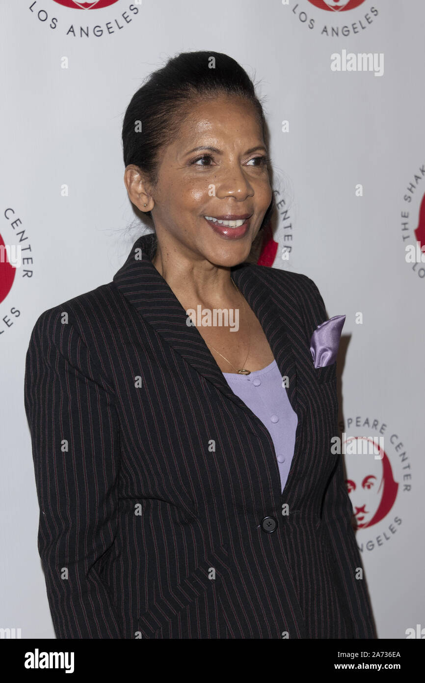 Ottobre 28, 2019, Los Angeles, California, Stati Uniti d'America: PENNY JOHNSON JERALD assiste semplicemente Shakespeare: Il Mercante di Venezia, un beneficio in scena la lettura per supportare il Shakespeare Center di Los Angeles presso il Walt Disney Concert Hall di Los Angeles, California. (Credito Immagine: © Charlie Steffens/ZUMA filo) Foto Stock