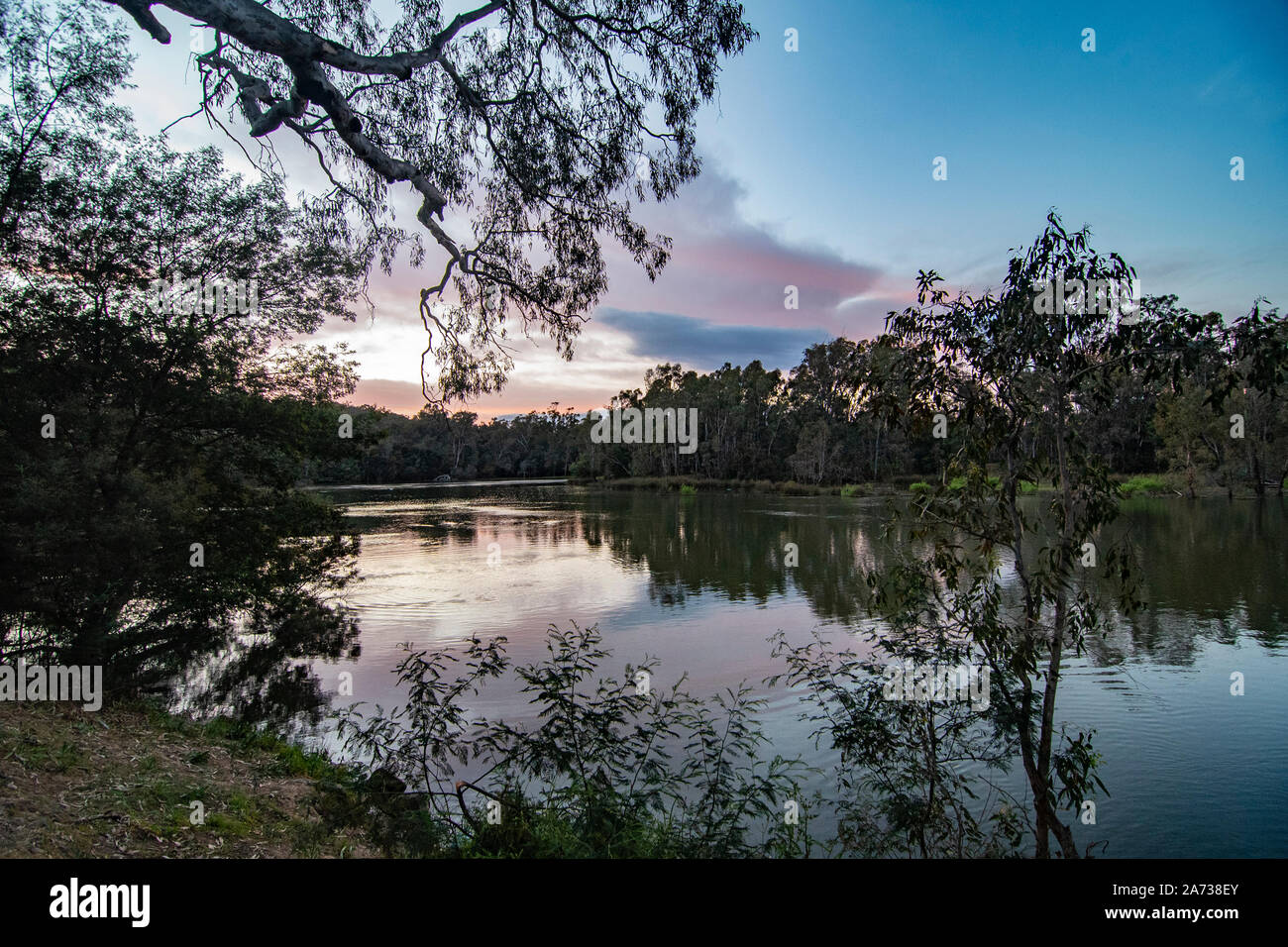 Alba sul fiume Goulburn, Seymour, Victoria, Australia Foto Stock