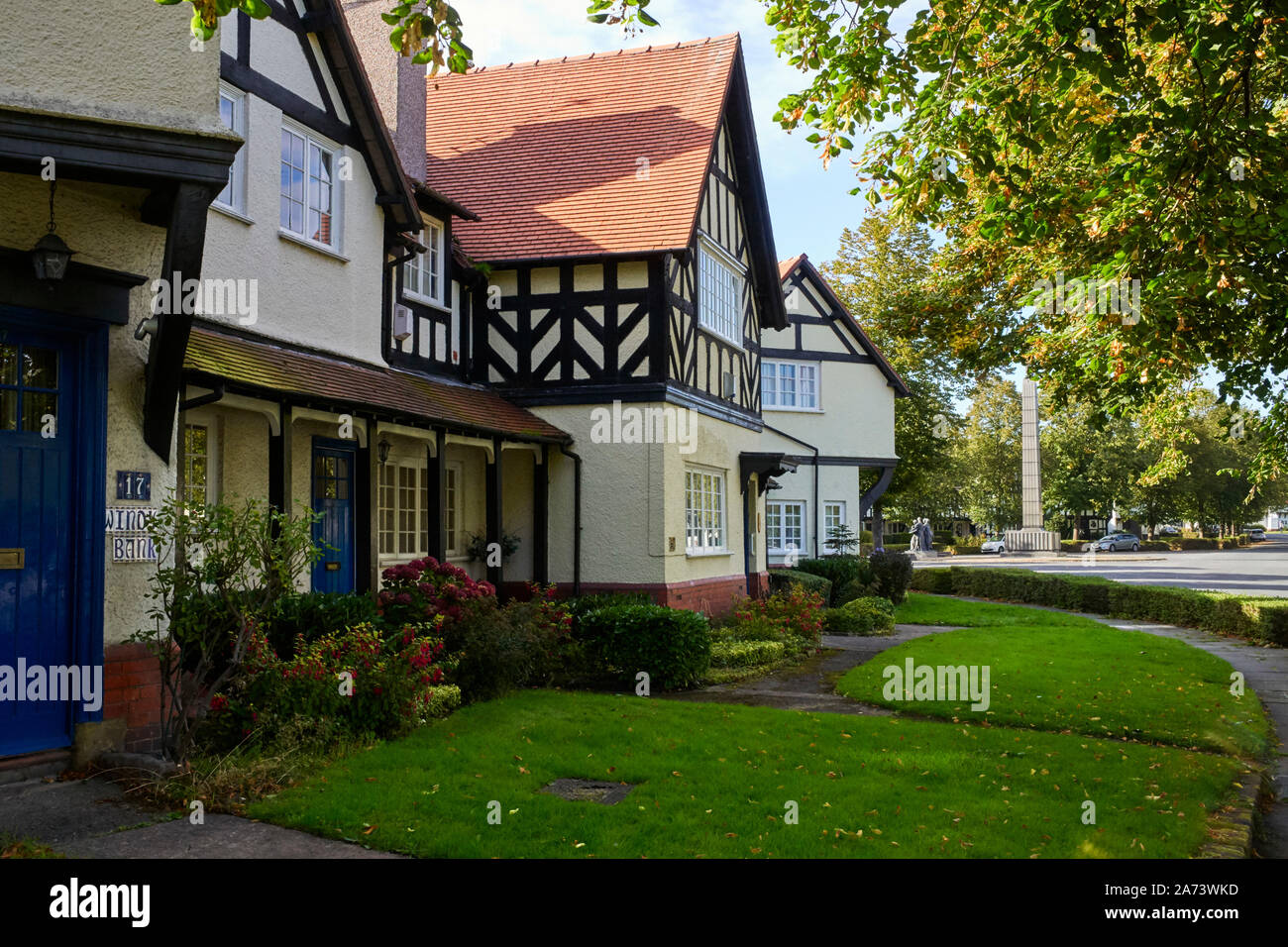 Case in Port Sunlight a Merseyside al di fuori del Lady Lever Art Gallery Foto Stock