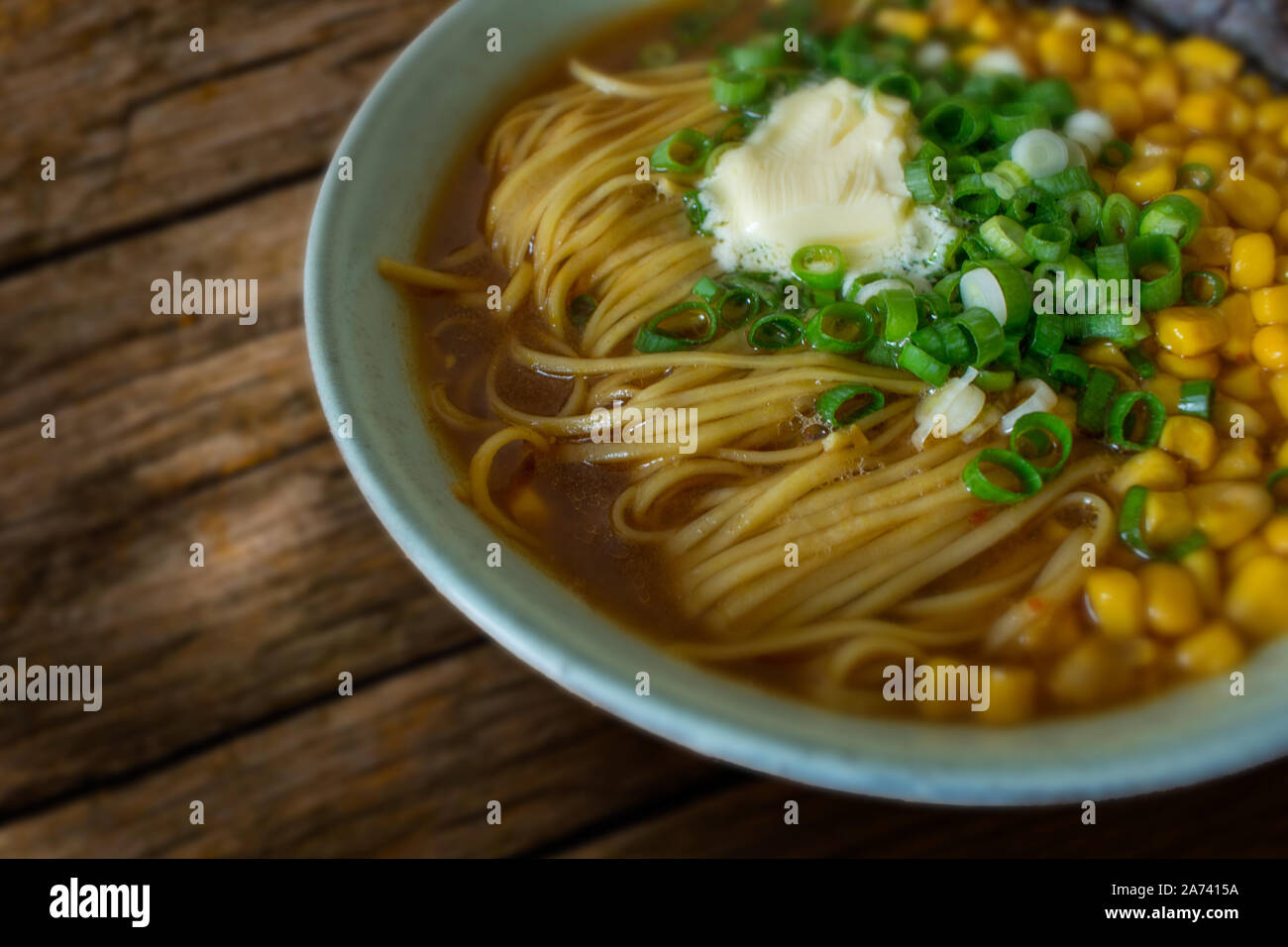 Fotografia di cibo di un vegano miso giapponese ramen noodle piatto Foto Stock