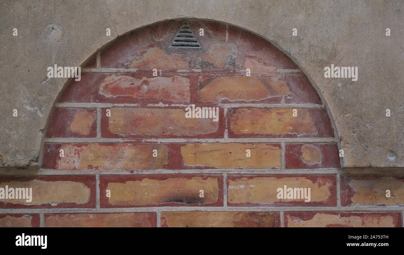 Piccolo sfiato nella parete del Castello di Versailles Foto Stock