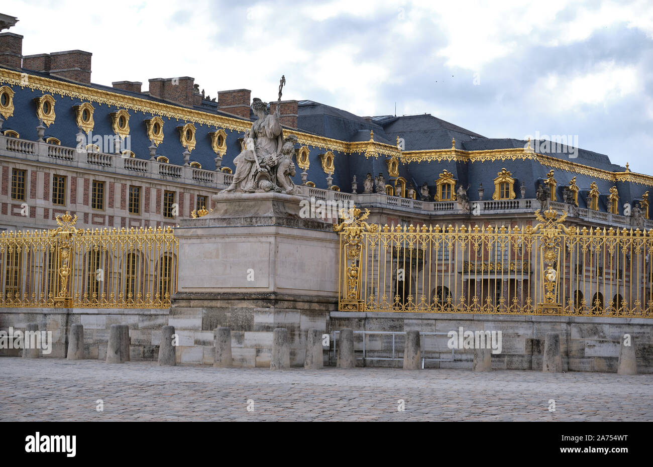 La pace di fronte al Golden recinzione al Castello di Versailles Foto Stock
