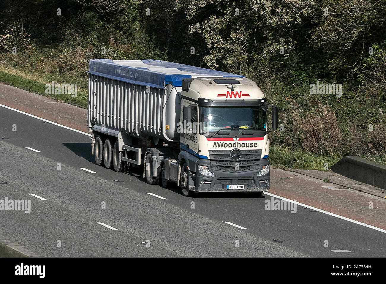 M Woodhouse trasporti Logistica aggregato Mercedes Actros Foto Stock