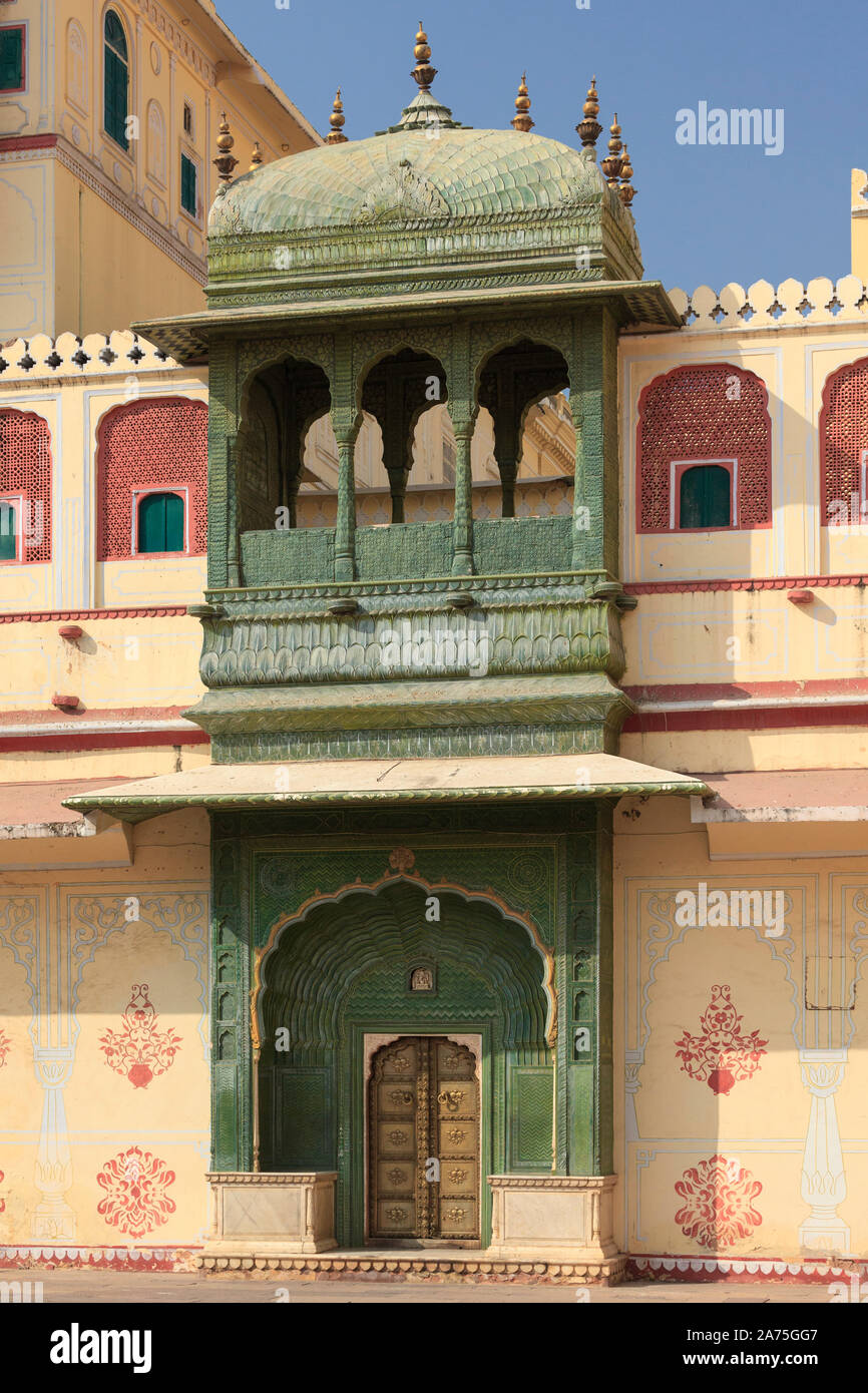 India Rajasthan, Jaipur, Palazzo di Città, cancello verde Foto Stock