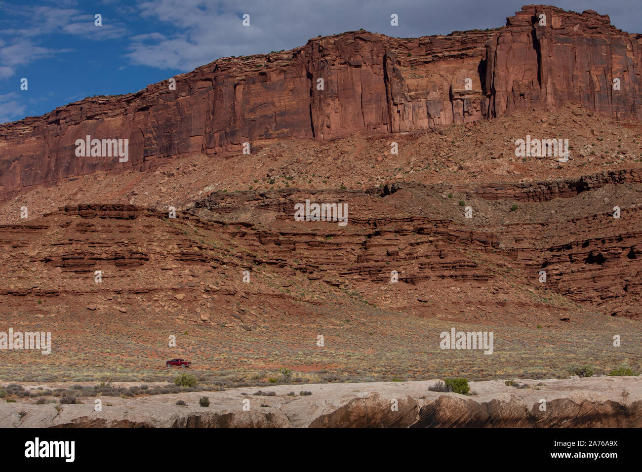 White Rim Trail, un 4x4 unità ruota strada nel Parco Nazionale di Canyonlands, il cuore di un high desert chiamato l'Altopiano del Colorado. Foto Stock
