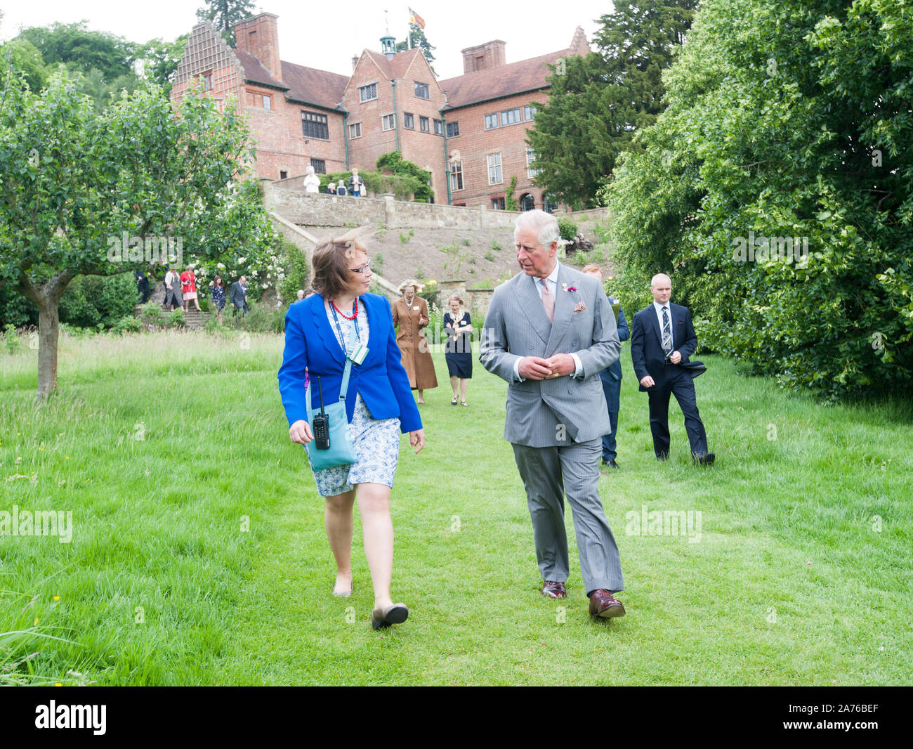 Il Principe di Galles come Presidente del National Trust su una visita a Chartwell House, ex casa di campagna di Sir Winston Churchill, che ha subito un restauro. Foto Stock