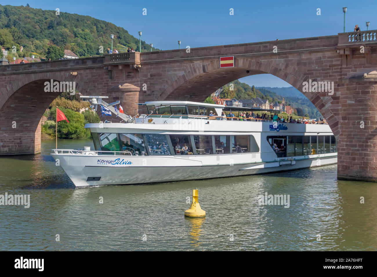 Heidelberg, Germania - 24 Settembre 2016: Il fiume nave da crociera "Königin Silvia" (Regina Silvia) di Heidelberg nave da crociera società "Weiße Flotte' Foto Stock