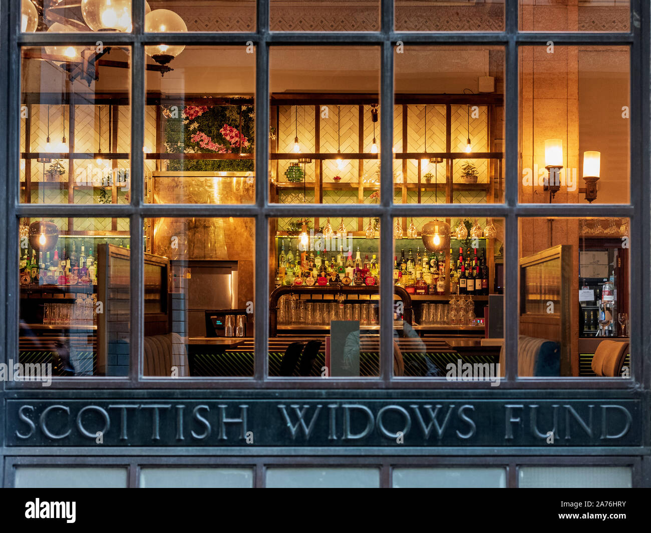 La Pitcher & Piano Cornhill - la brocca e Piano bar & restaurant al vecchio vedove scozzese edificio su Cornhill nella città di Londra Foto Stock