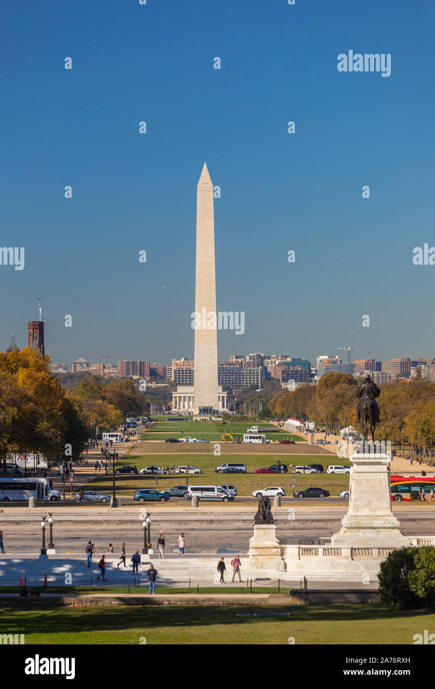 WASHINGTON, DC, Stati Uniti d'America - il National Mall. Il Monumento a Washington in distanza. Foto Stock