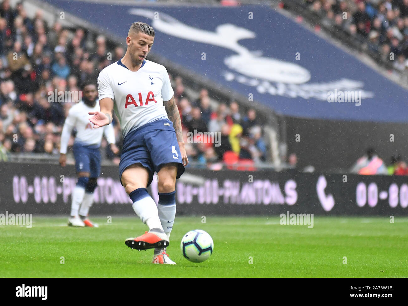 Londra, Inghilterra - Ottobre 6, 2018: Toby Alderweireld di Tottenham mostrato durante il 2018/19 English Premier League tra Tottenham Hotspur e Cardiff City a Wembley Stadium. Foto Stock