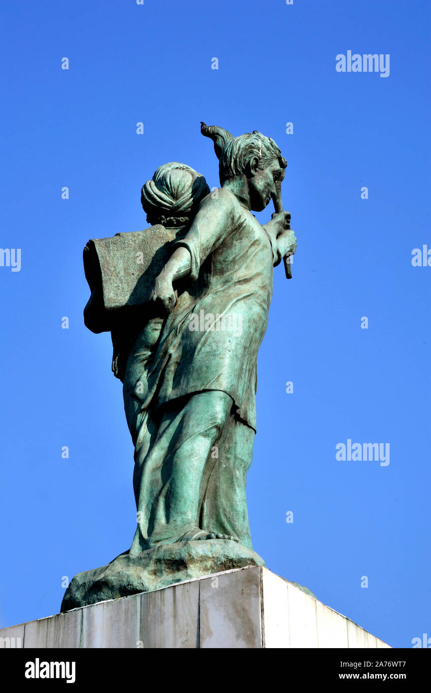 Mumbai, India- Jai Jawan Jai Kishan ('Inglese: Ave il soldato, grandine l'agricoltore") Hutatma Chowk Heritage monumento situato a Fort costruito nel 1965. Foto Stock