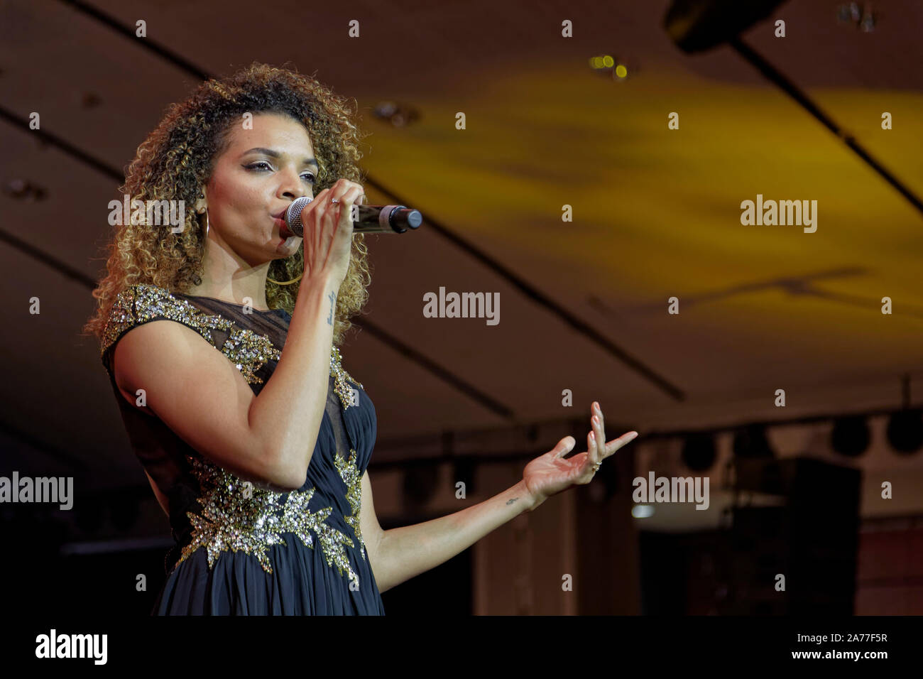 Parigi, Francia. 14 ottobre, 2019.Il cantante dei Charly Angeli del gruppo alla XV edizione dei trofei APAJH Foto Stock