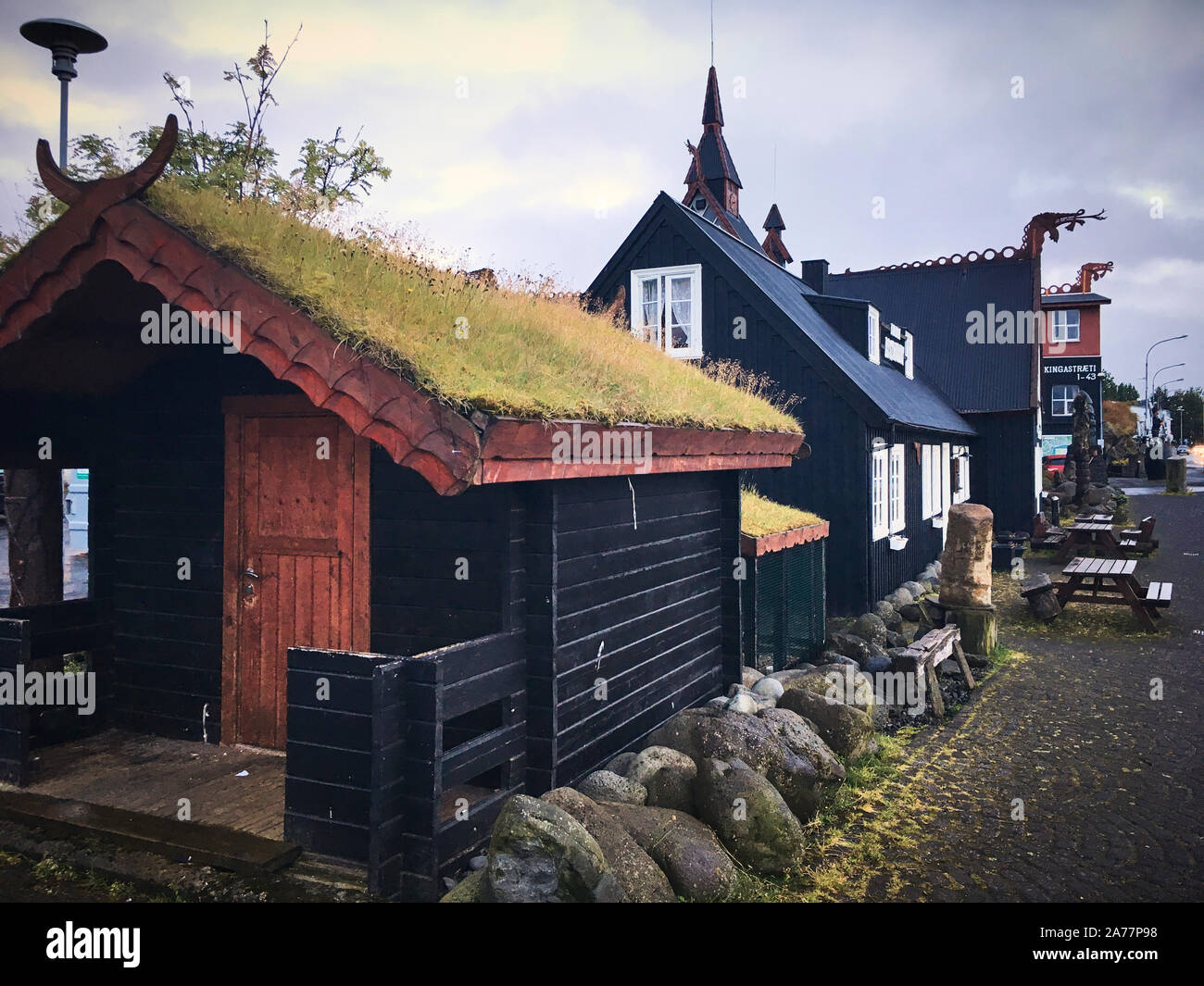 Fjörukráin, il Viking Village ristorante si trova proprio accanto al Viking Hotel in Hafnarfjordur, Islanda Foto Stock