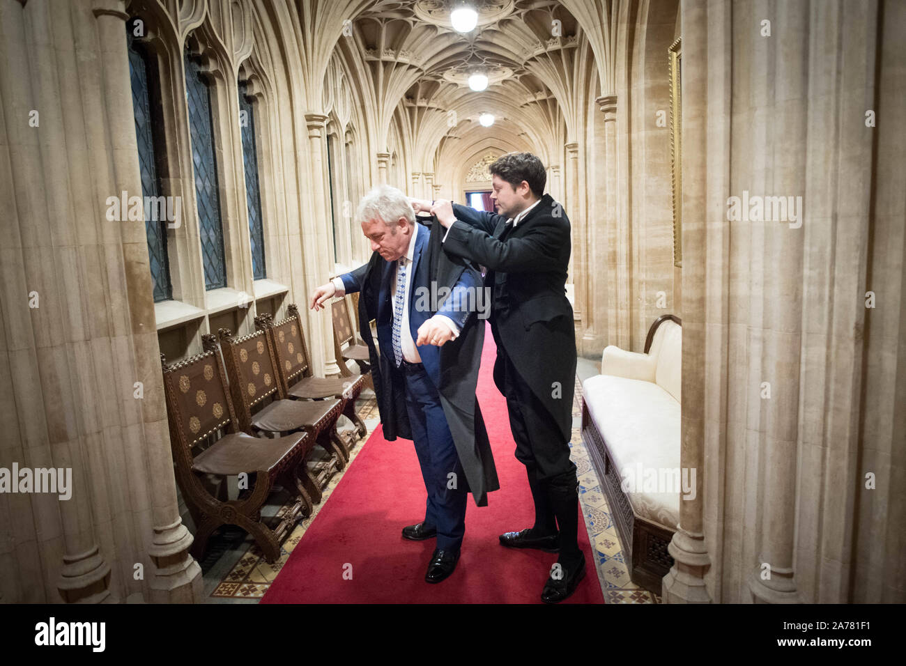 Non sottoscritto in precedenza foto datata 12/03/19 Speaker della House of Commons, John Bercow andando attraverso la sua routine quotidiana di preparazione per presiedere la giornata di eventi nella camera della House of Commons. L'oratore ha servito dieci anni e intende candidarsi giù prima delle prossime elezioni. Foto Stock