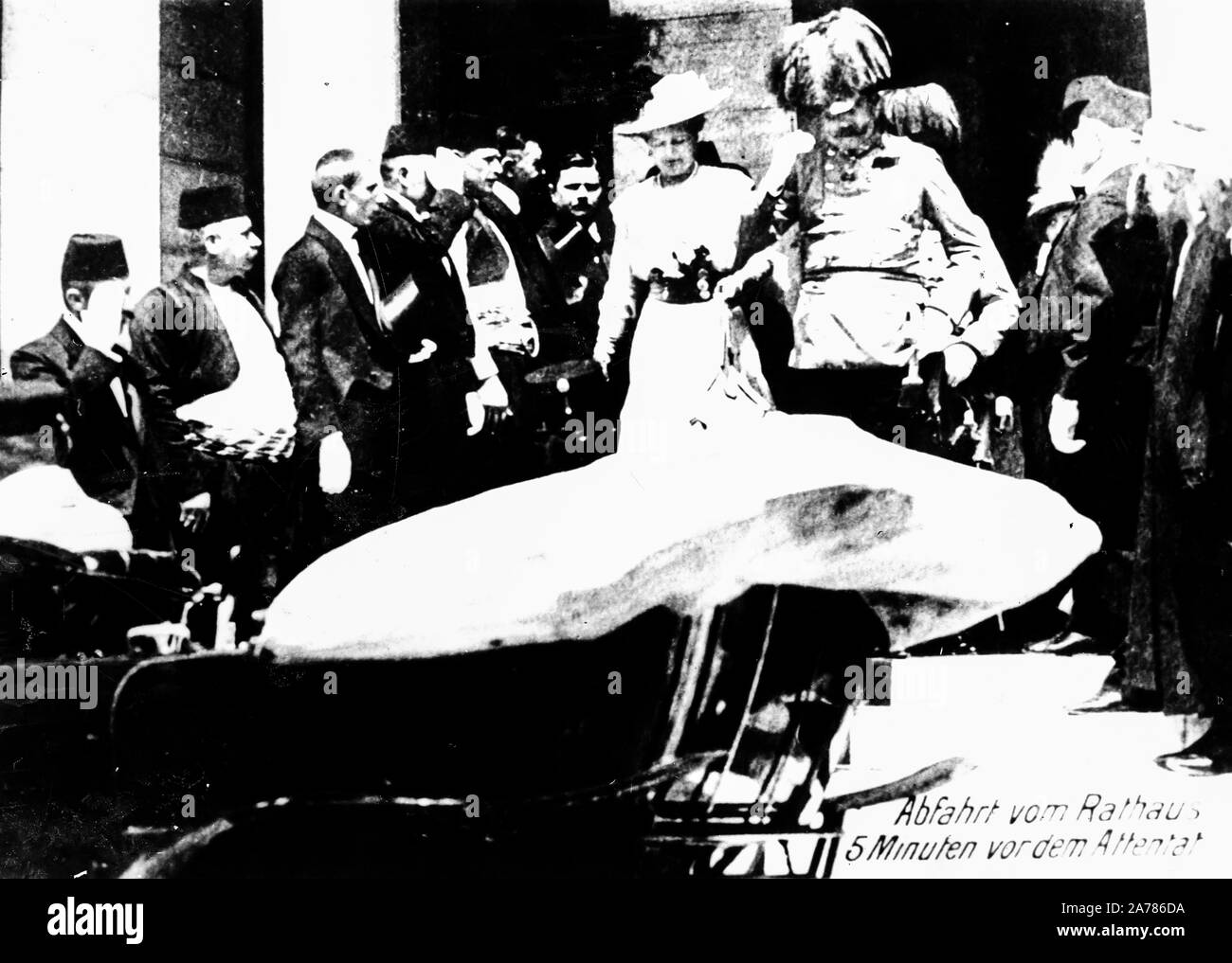 Arciduca Francesco Ferdinando e sua moglie Sofia, lasciare il Senato poco prima del loro attacco, Sarajevo, 28 giugno 1914 Foto Stock