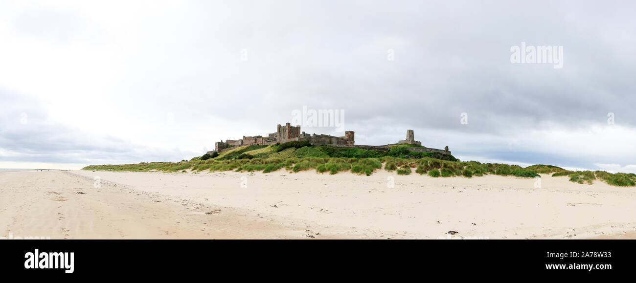 Il castello di Bamburgh Panorama, bamburgh Castle, Northumberland, castelli di Northumberland, Regno Unito, Inghilterra, il castello di bamburgh northumberland, castello, castelli, Foto Stock