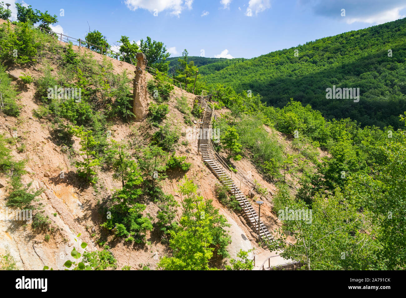 Struttura di roccia 'Djavolja Varos' fatta da una forte erosione (Devil's town) vicino Kursumlija sul sud della Serbia. È stato candidato per le nuove sette vaga naturale li Foto Stock