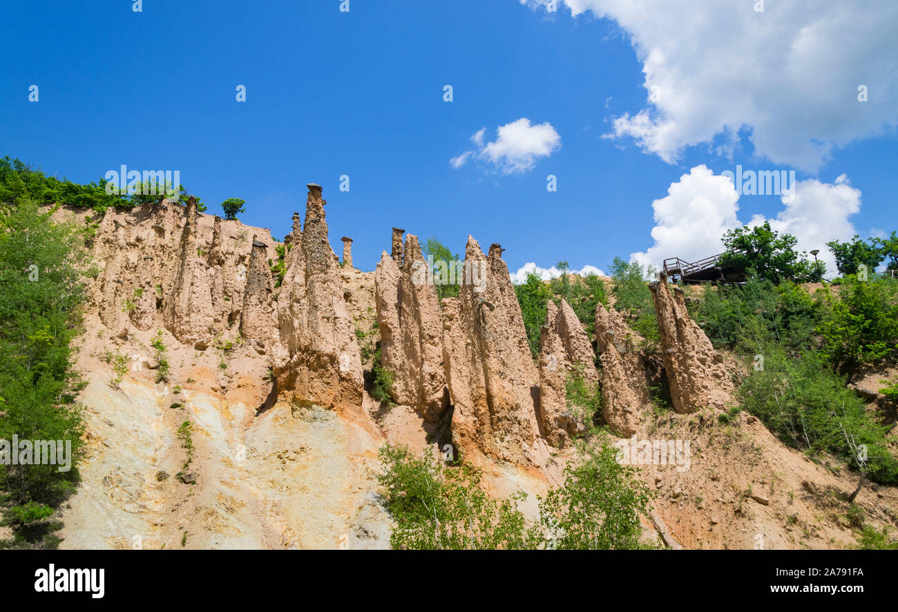 Struttura di roccia 'Djavolja Varos' fatta da una forte erosione (Devil's town) vicino Kursumlija sul sud della Serbia. È stato candidato per le nuove sette vaga naturale li Foto Stock