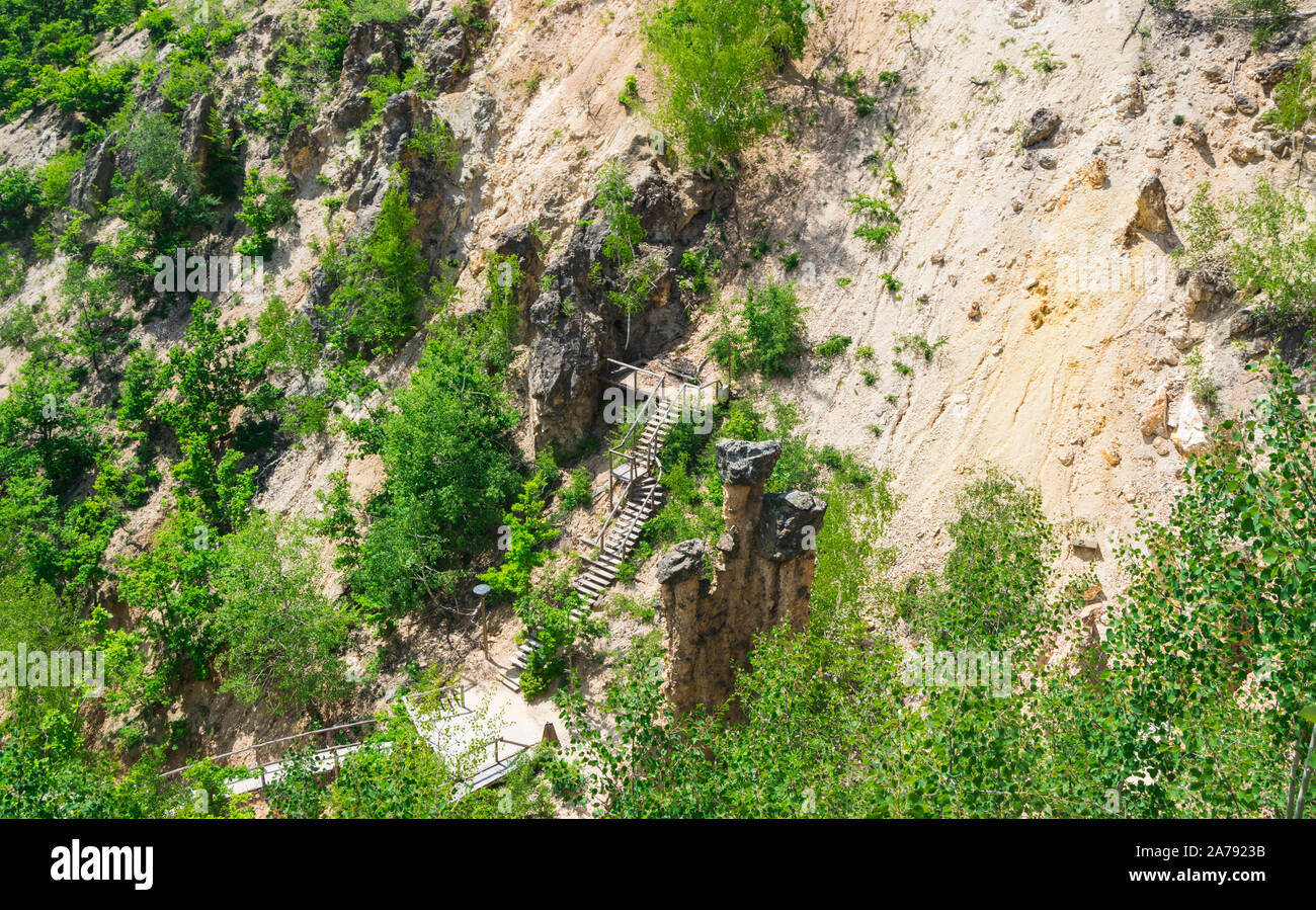 Struttura di roccia 'Djavolja Varos' fatta da una forte erosione (Devil's town) vicino Kursumlija sul sud della Serbia. È stato candidato per le nuove sette vaga naturale li Foto Stock