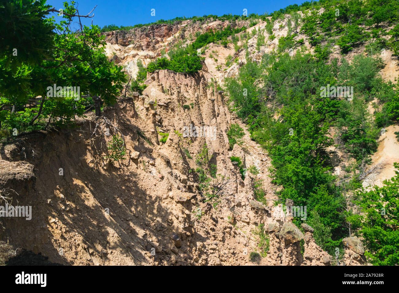 Struttura di roccia 'Djavolja Varos' fatta da una forte erosione (Devil's town) vicino Kursumlija sul sud della Serbia. È stato candidato per le nuove sette vaga naturale li Foto Stock