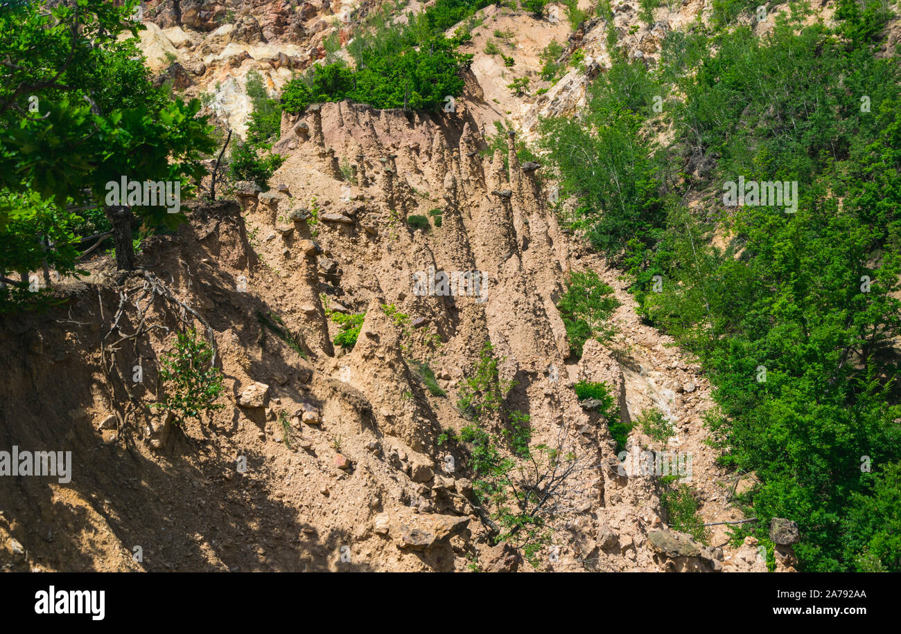 Struttura di roccia 'Djavolja Varos' fatta da una forte erosione (Devil's town) vicino Kursumlija sul sud della Serbia. È stato candidato per le nuove sette vaga naturale li Foto Stock