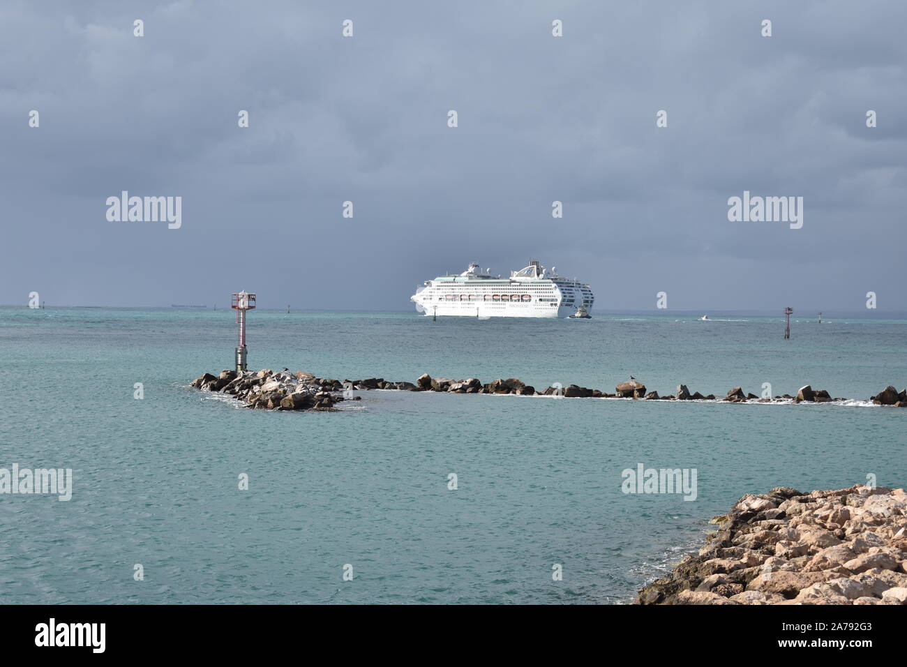 Sun Princess nave da crociera lasciando Geraldton porto internazionale Foto Stock