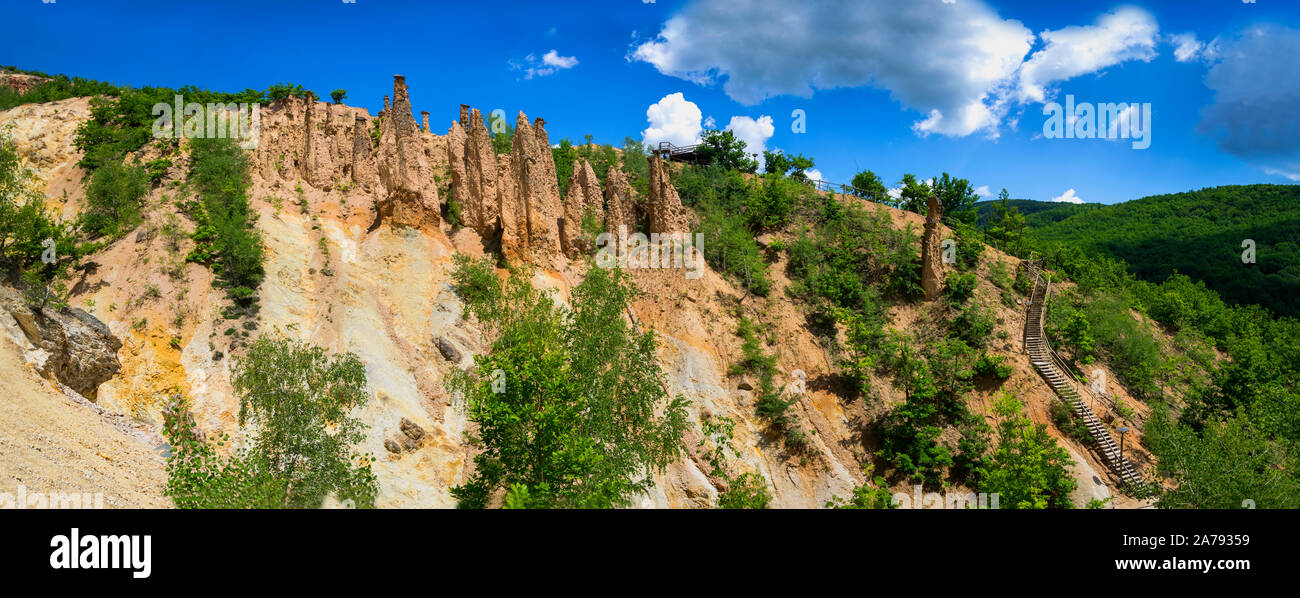 Struttura di roccia 'Djavolja Varos' fatta da una forte erosione (Devil's town) vicino Kursumlija sul sud della Serbia. È stato candidato per le nuove sette vaga naturale li Foto Stock