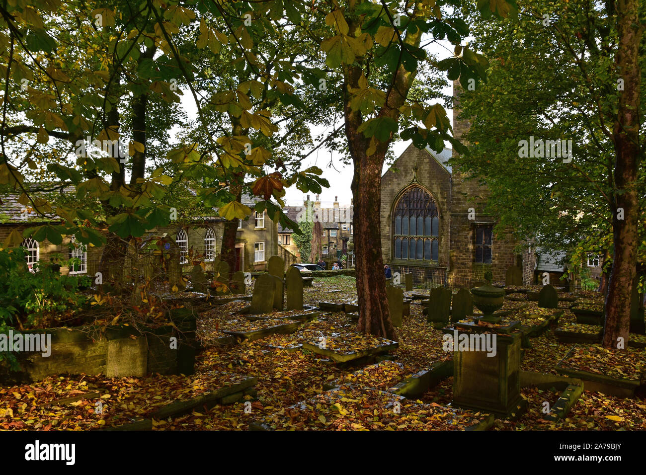 Autunno in Haworth parsonage cimitero, Haworth, Yorkshire Foto Stock