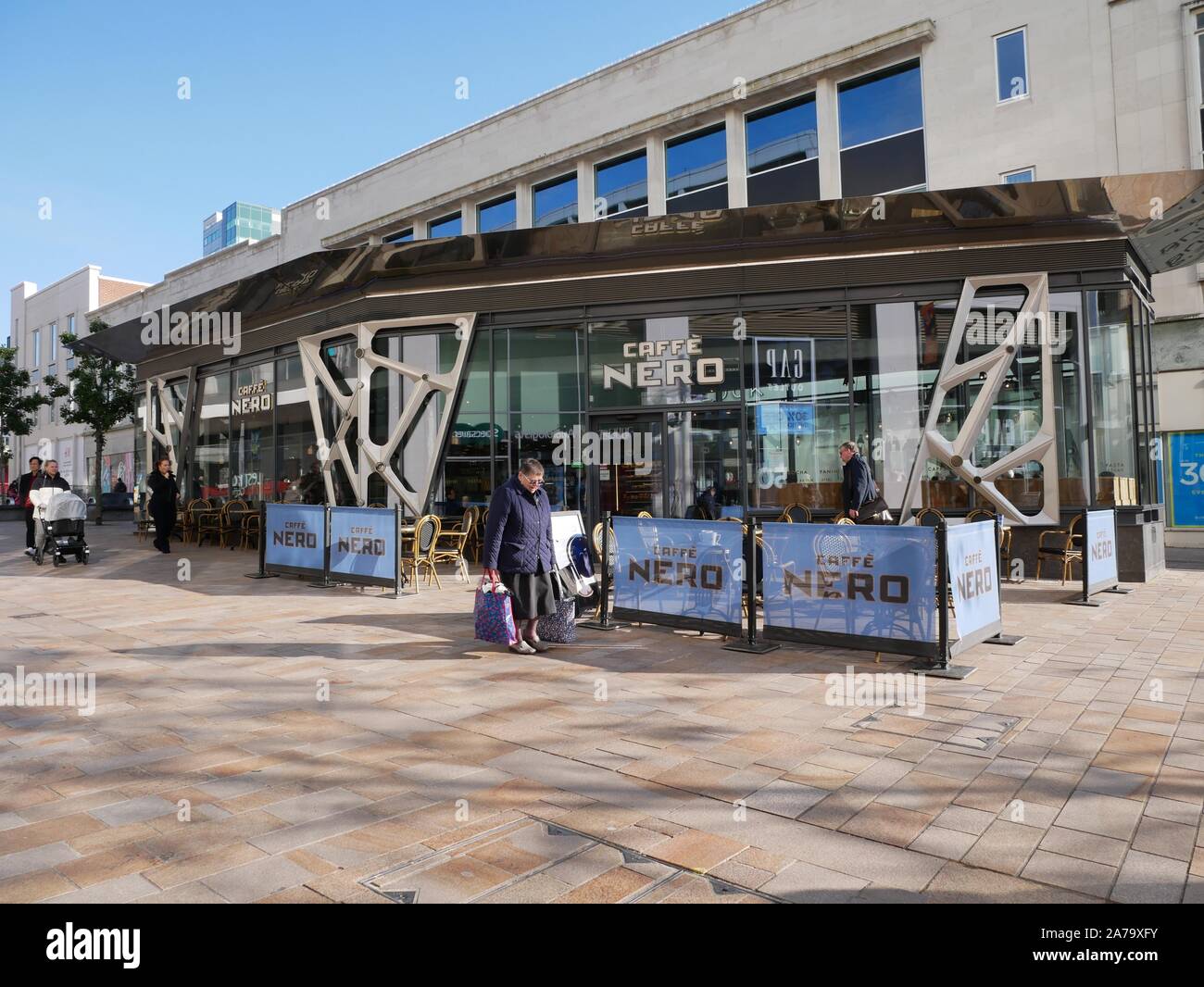 Cafe Nero cialda di caffè shop sul passaggio pedonale verso il basso il Moro a Sheffield nello Yorkshire Inghilterra Foto Stock