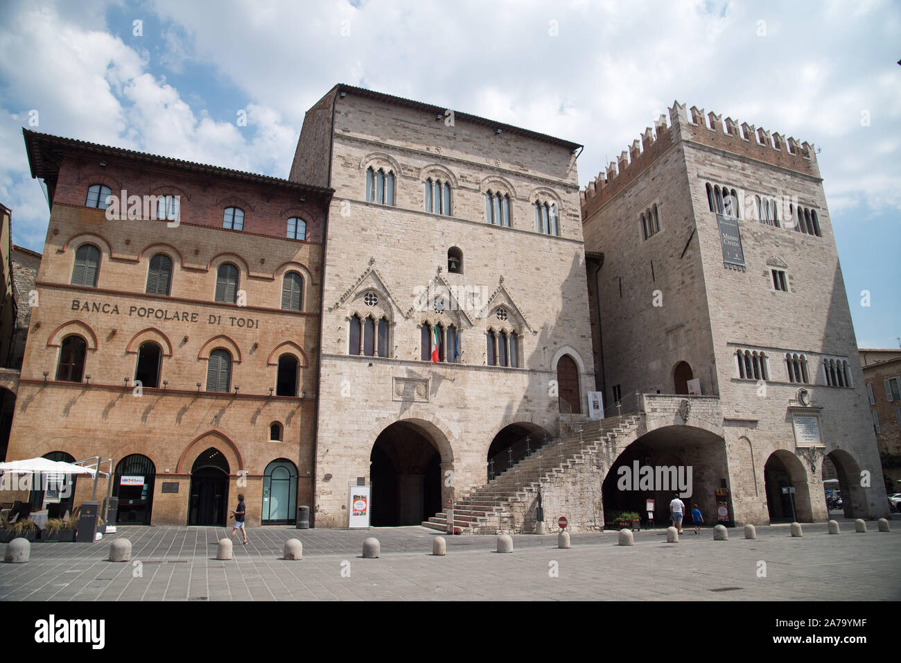 Lombard-Gothic Palazzo del Capitano (Palazzo del Capitano e Palazzo del Popolo (Palazzo del Popolo) nel centro storico di Todi, Umbria, Italia. 22 agosto Foto Stock