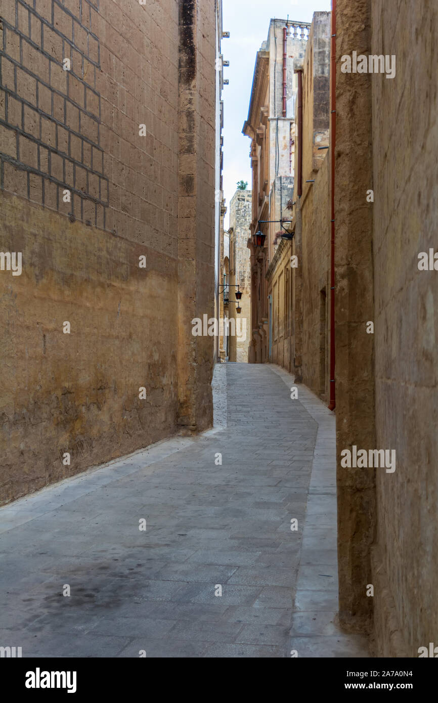 Stretta strada medievale di Mdina Foto Stock