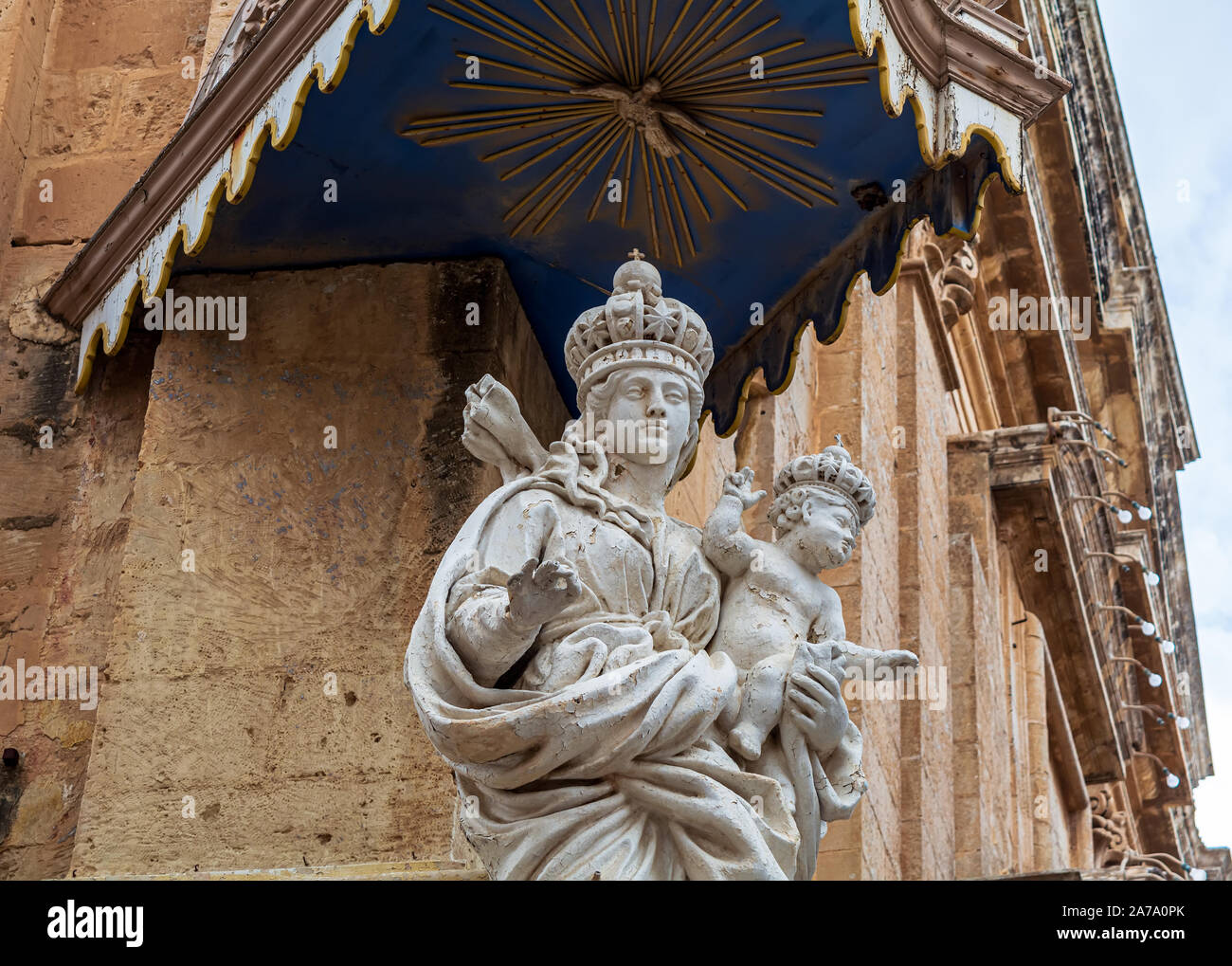 Vergine Maria e Gesù bambino statua alla Chiesa dell'Annunciazione Foto Stock