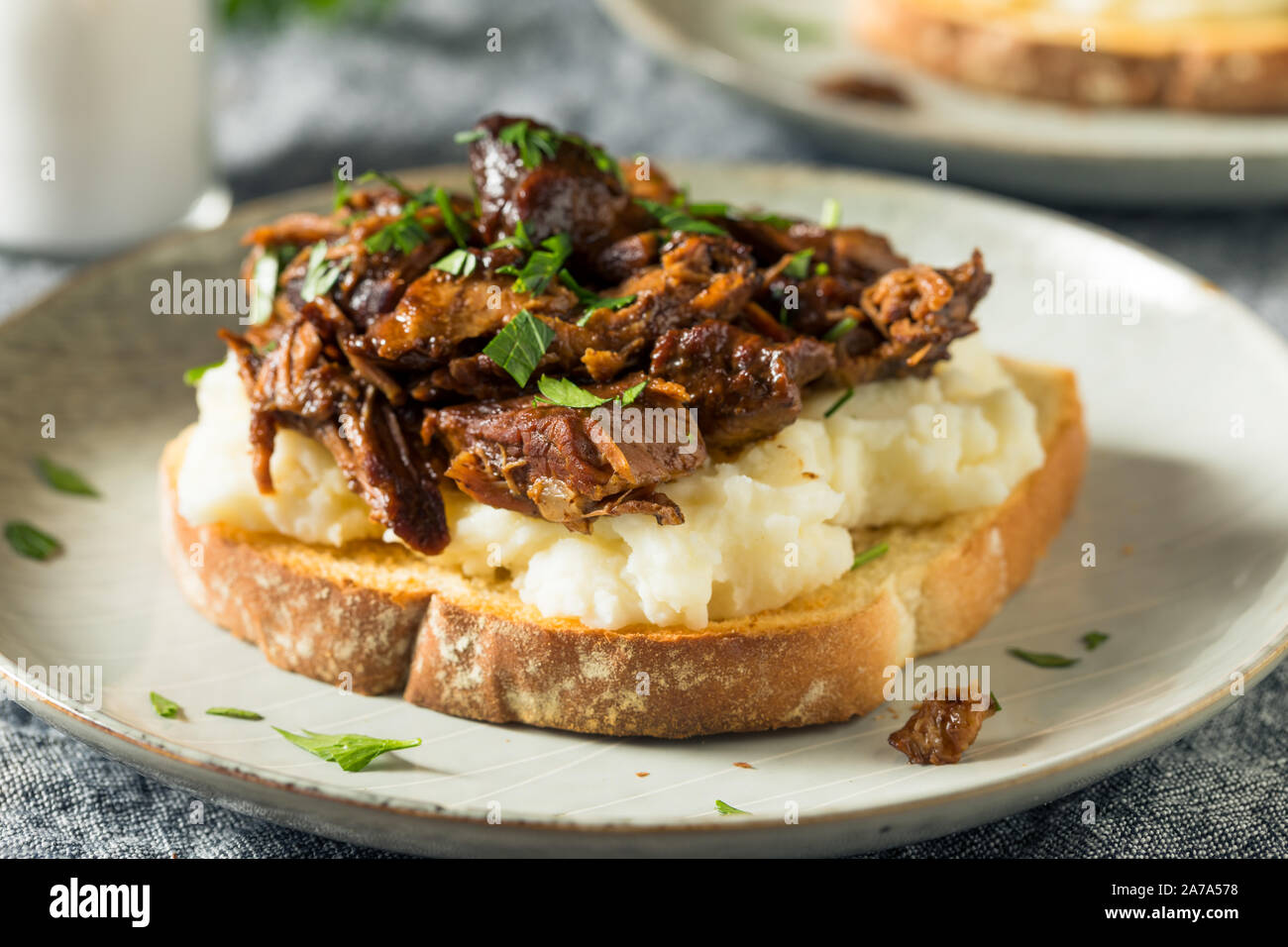 In casa Indiana Manhatten Hot Rost sandwich di manzo con purè di patate Foto Stock