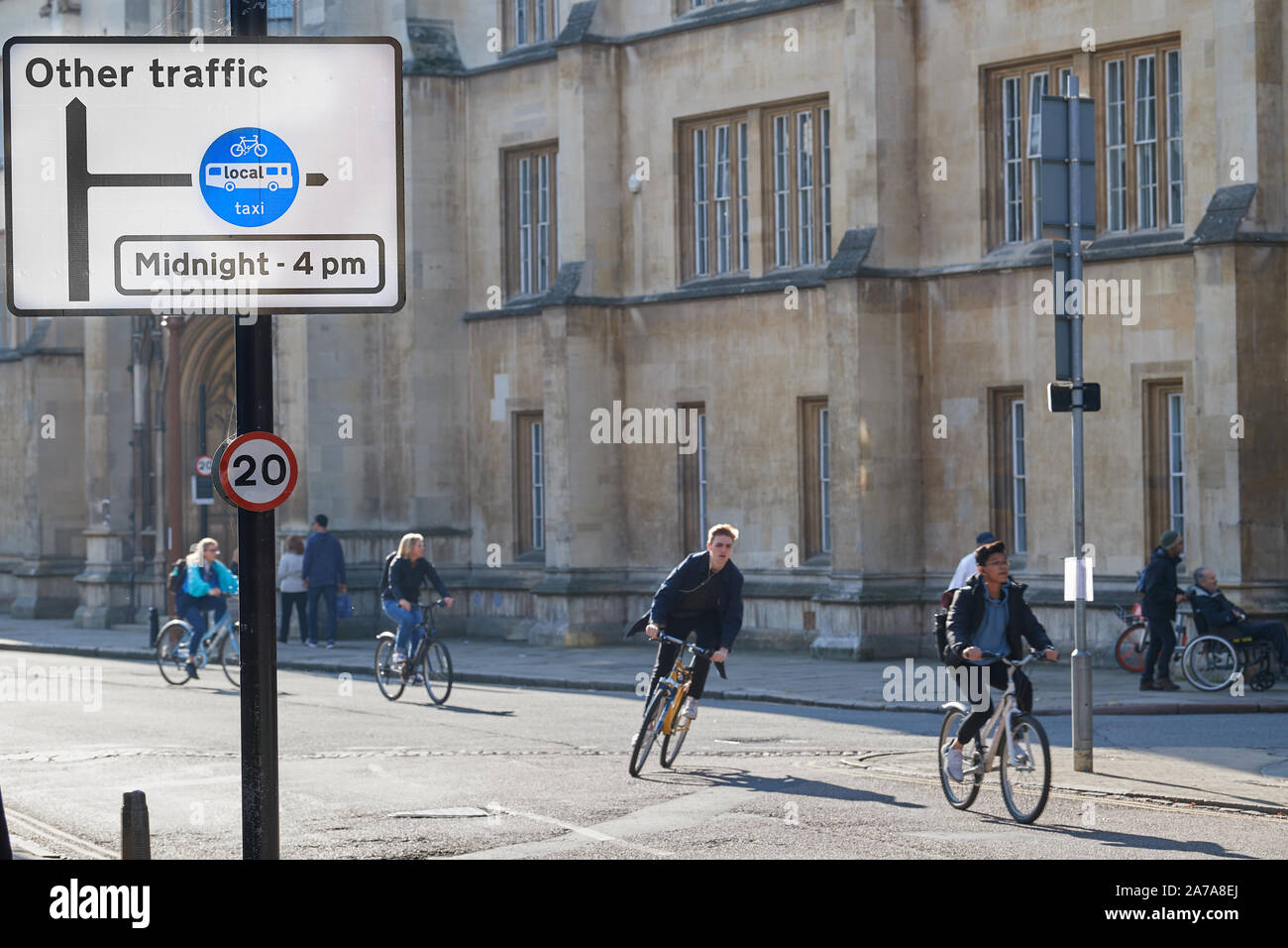 Avviso circa un accesso limitato a Silver Street, Cambridge, Inghilterra. Foto Stock