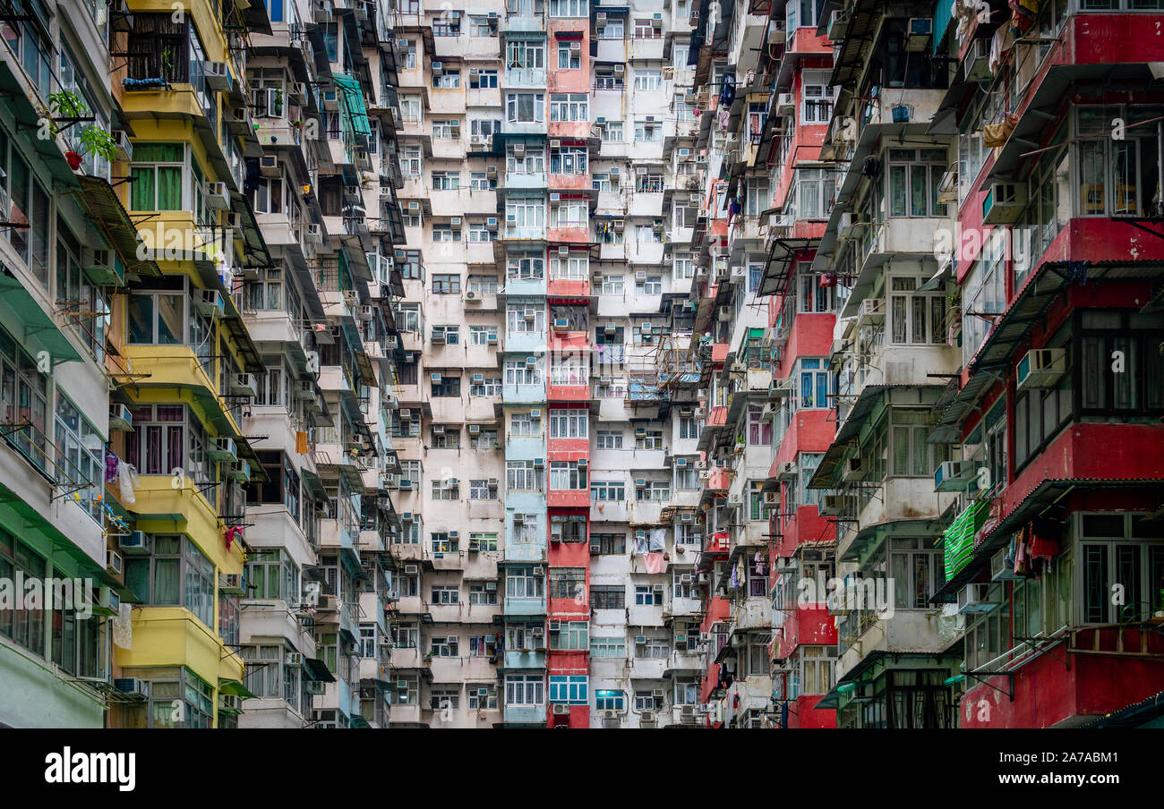 Densamente popolato residenziale urbana blocco appartamento Montane Mansion in Quarry Bay di Hong Kong Foto Stock