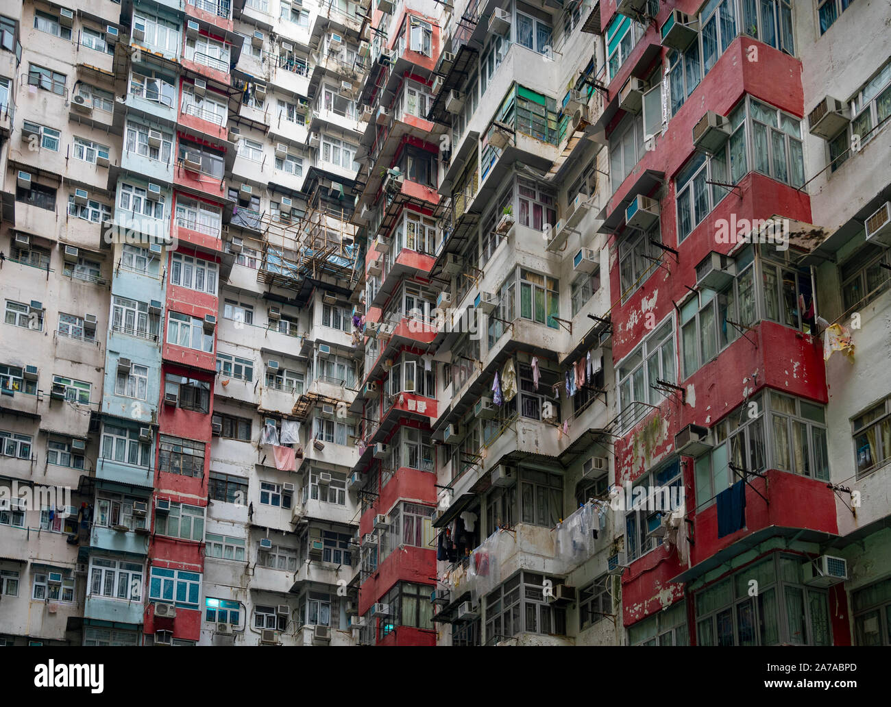 Densamente popolato residenziale urbana blocco appartamento Montane Mansion in Quarry Bay di Hong Kong Foto Stock