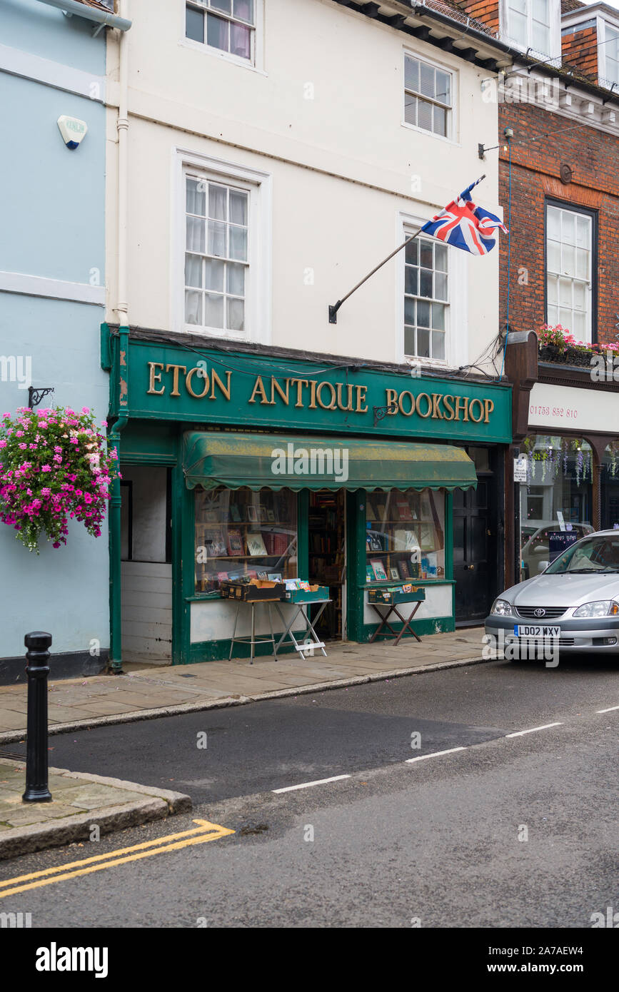 Il negozio di antiquariato Eton a High Street, Eton. Una libreria che vende libri e stampe antiquari e di seconda mano. Foto Stock