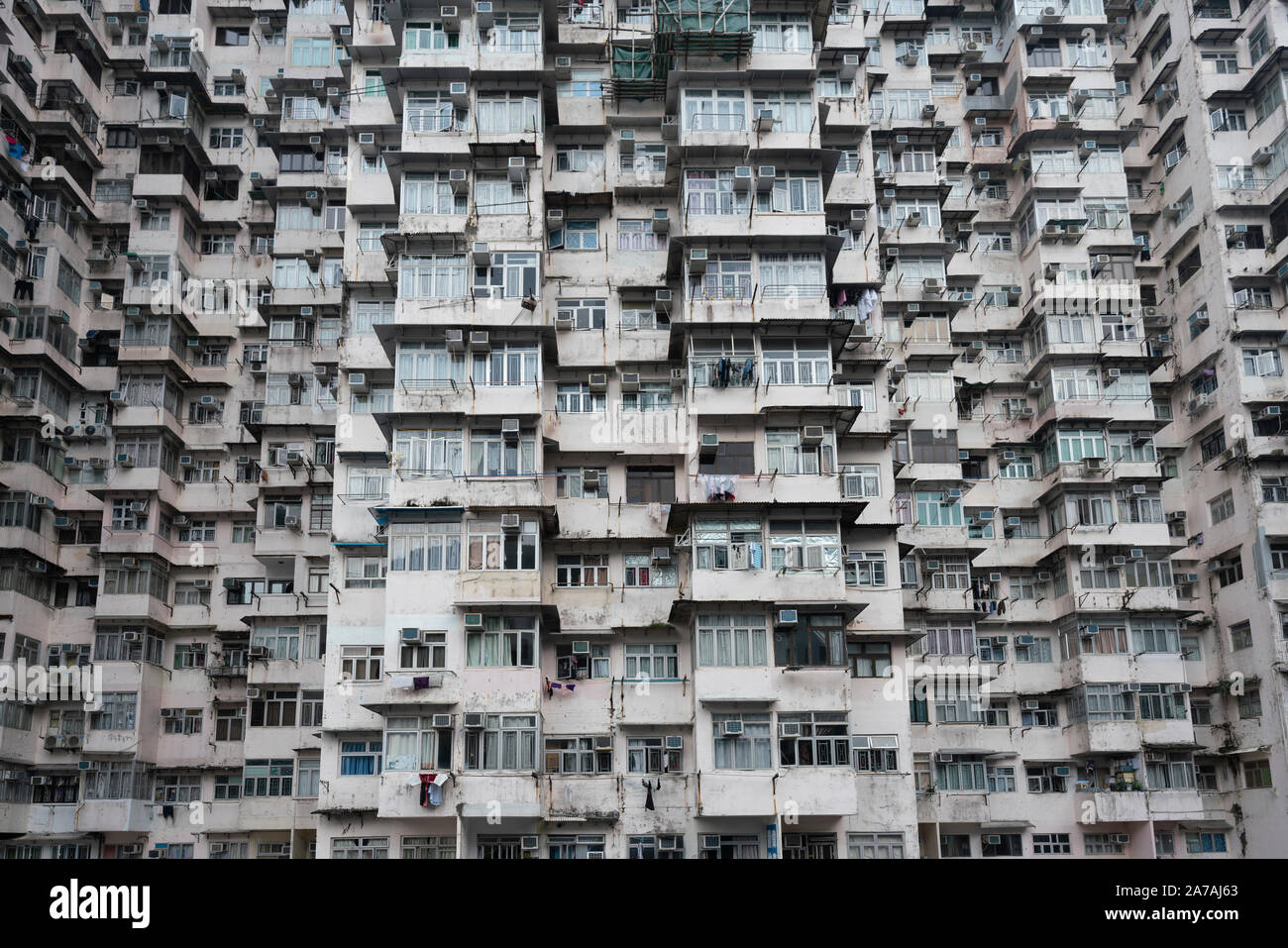 Densamente popolato residenziale urbana blocco appartamento Montane Mansion in Quarry Bay di Hong Kong Foto Stock