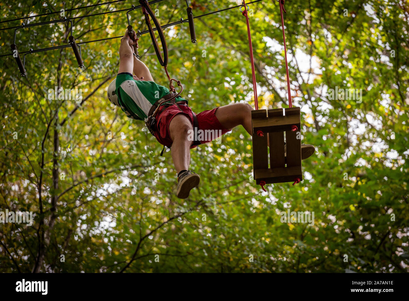 Monte Tamaro - Svizzera - 09 Ottobre 2019 - Tempo libero nel parco avventura Foto Stock