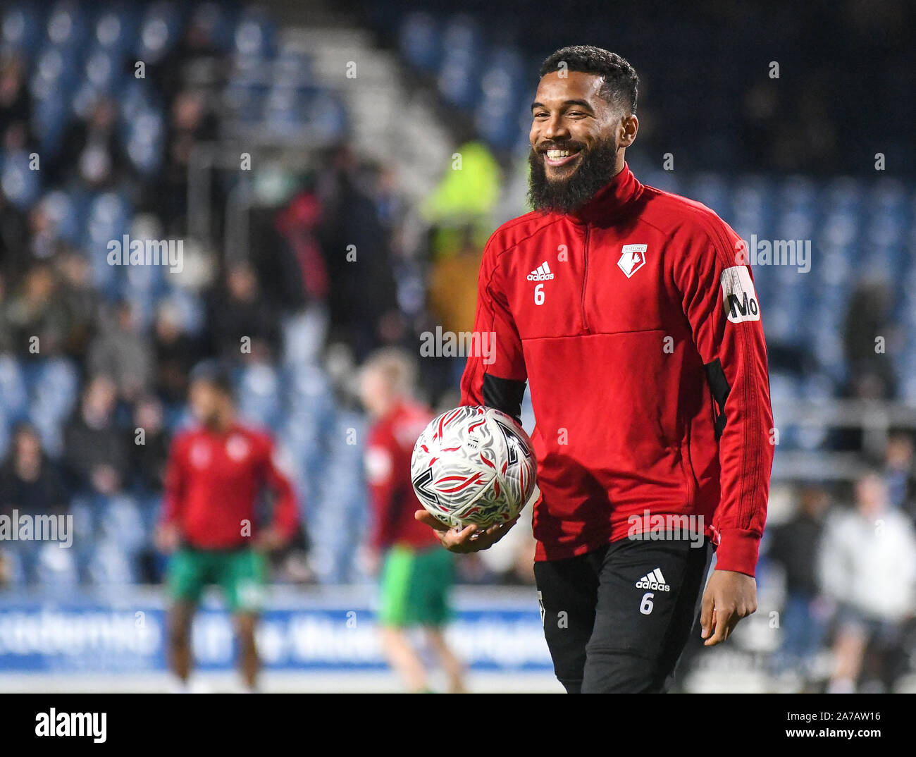 Londra, Inghilterra - 15 febbraio 2019: Adrian Mariappa di Watford raffigurato prima dell'2018/19 FA Cup quinto round gioco tra il Queens Park Rangers FC e Watford FC a Loftus Road Stadium. Foto Stock