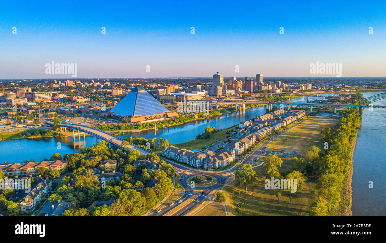 Memphis, Tennessee, Stati Uniti d'America skyline del centro Panorama dell'antenna. Foto Stock