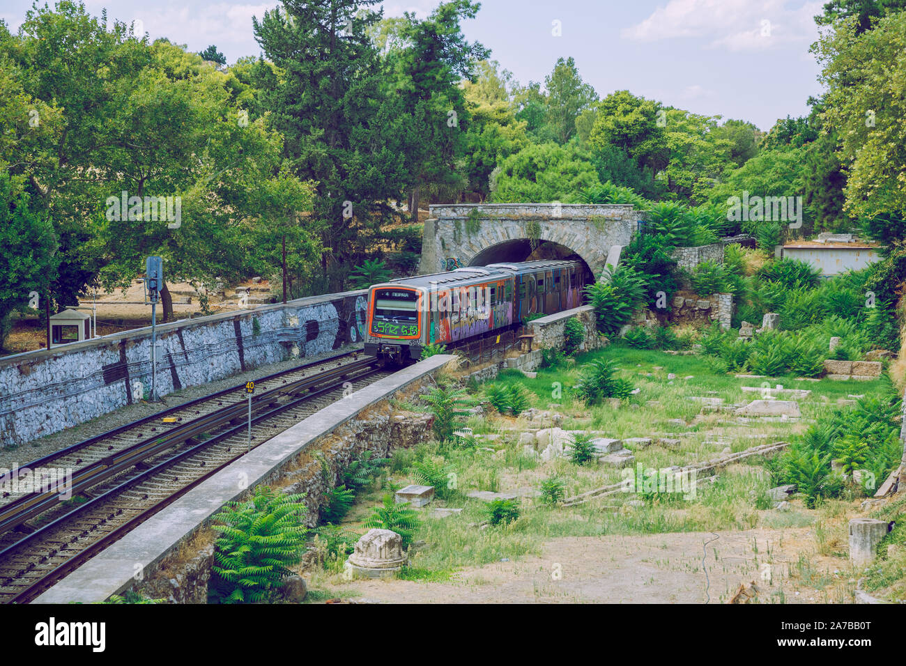 Città Atene, Repubblica Greca. La stazione ferroviaria e modi. Urbano per la città di spazio. 16. sept. Foto Stock