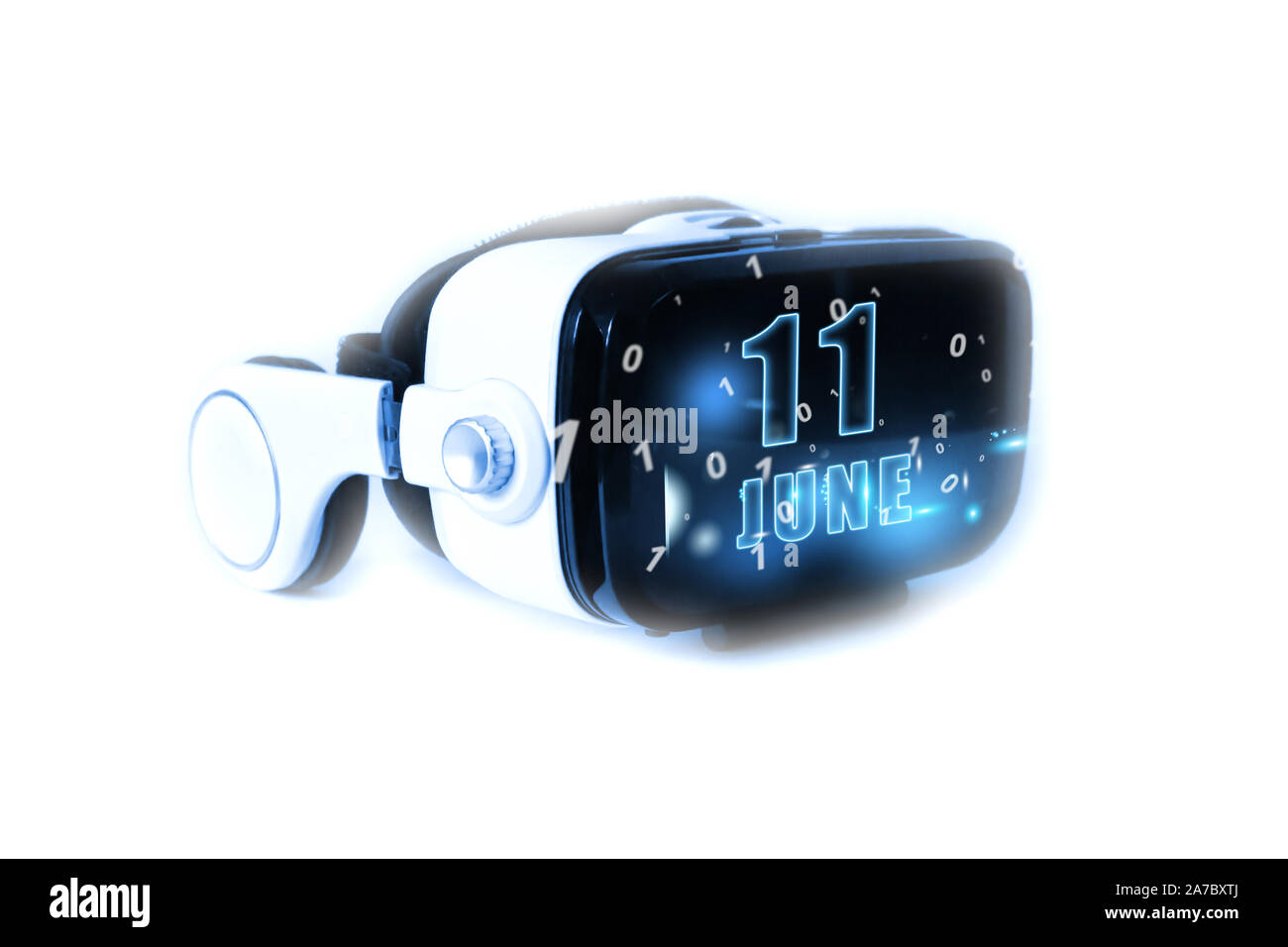 Giugno 11th. Il giorno 11 del mese, data di calendario il mese e il giorno si illumina sul casco di realtà virtuale e ciò o occhiali VR. Le tecnologie virtuali, futuro, 3D la realtà, virtu Foto Stock